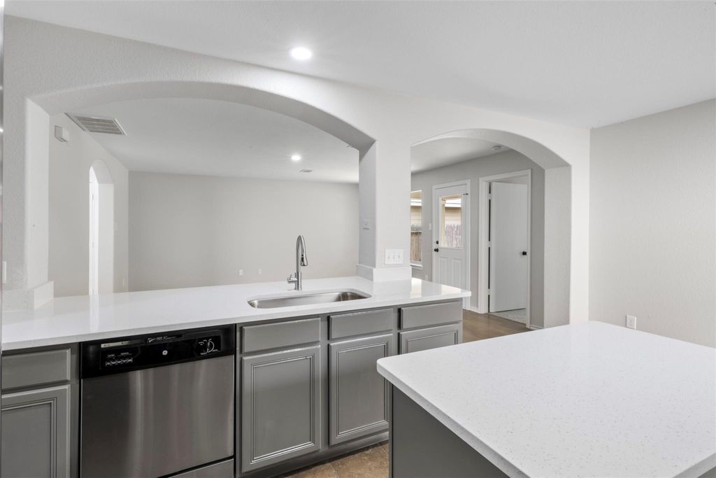 9987 Sterling Place Drive, Conroe, TX 77303