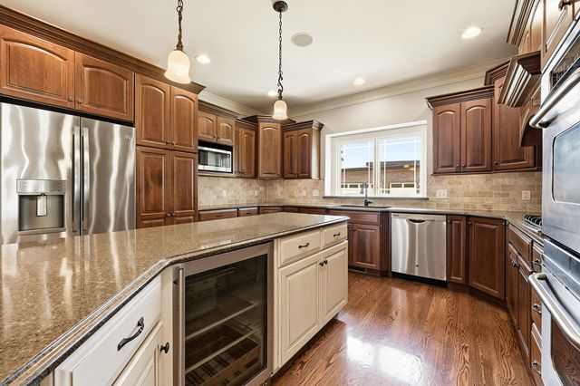 6117 Whitetail Ridge Drive, Yorkville, IL 60560