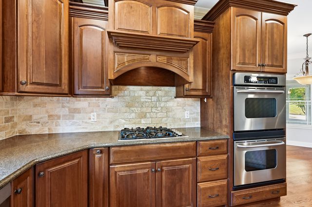 6117 Whitetail Ridge Drive, Yorkville, IL 60560