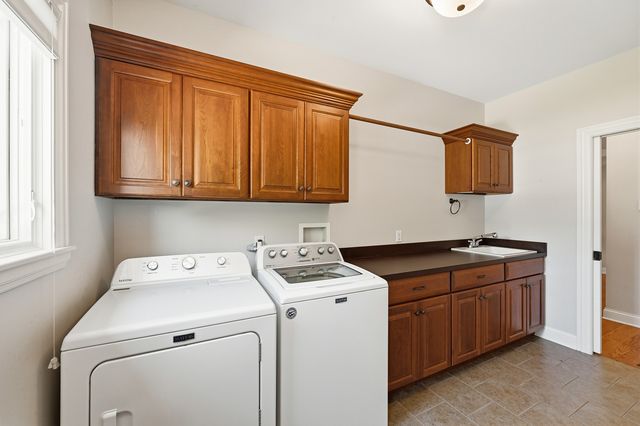 6117 Whitetail Ridge Drive, Yorkville, IL 60560