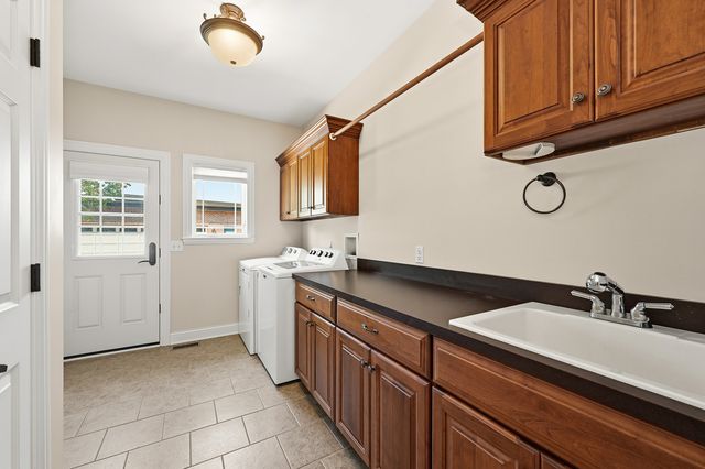 6117 Whitetail Ridge Drive, Yorkville, IL 60560