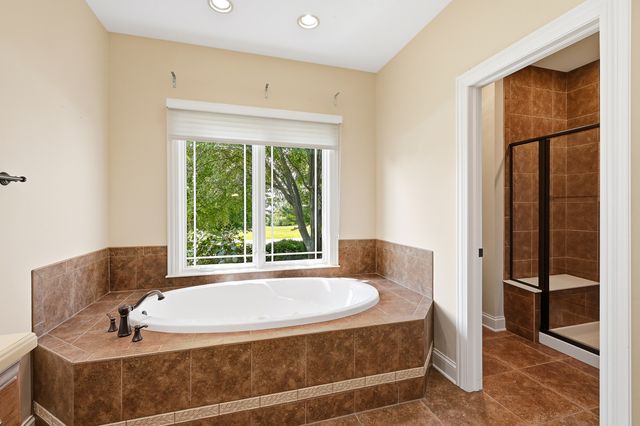 6117 Whitetail Ridge Drive, Yorkville, IL 60560