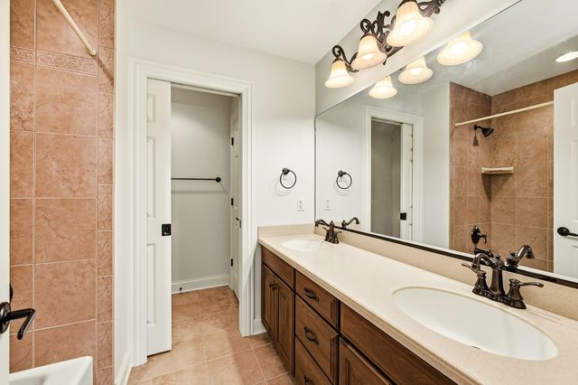 6117 Whitetail Ridge Drive, Yorkville, IL 60560