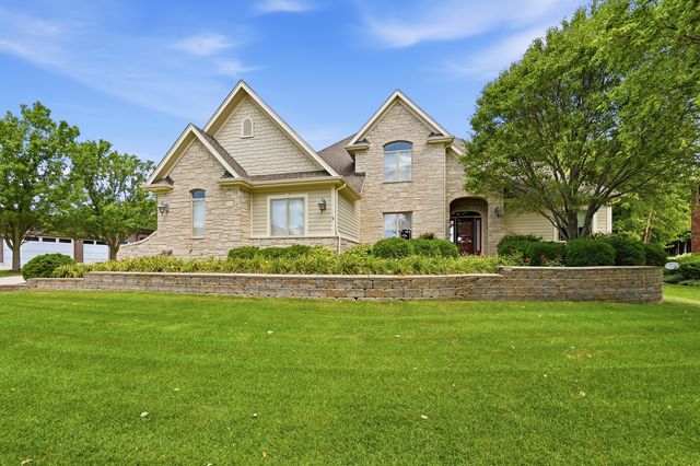 6117 Whitetail Ridge Drive, Yorkville, IL 60560