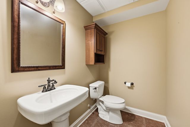 6117 Whitetail Ridge Drive, Yorkville, IL 60560