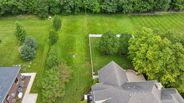 6117 Whitetail Ridge Drive, Yorkville, IL 60560