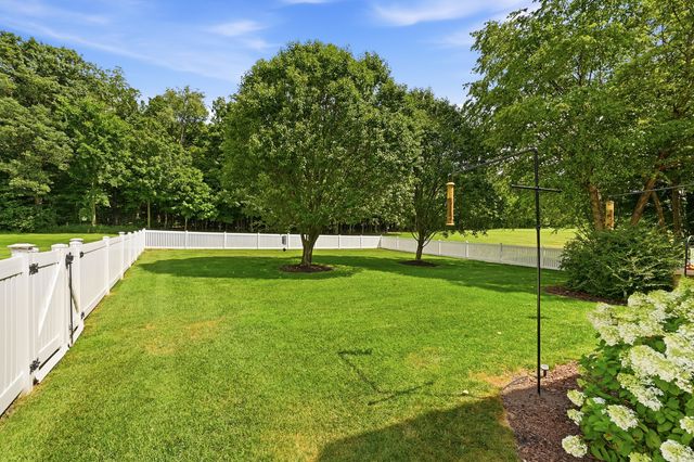 6117 Whitetail Ridge Drive, Yorkville, IL 60560