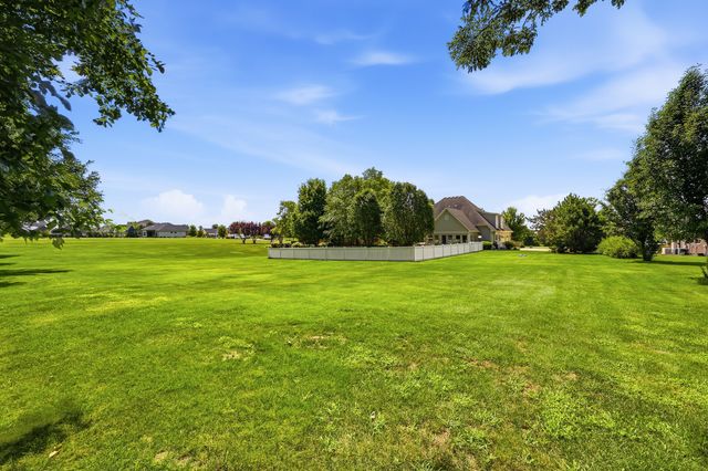 6117 Whitetail Ridge Drive, Yorkville, IL 60560