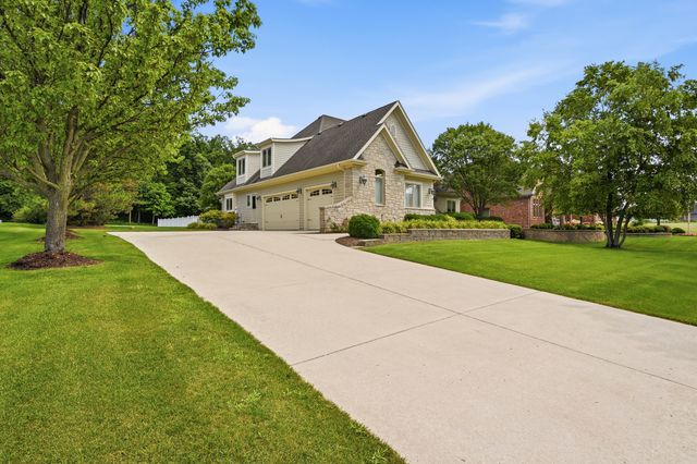 6117 Whitetail Ridge Drive, Yorkville, IL 60560