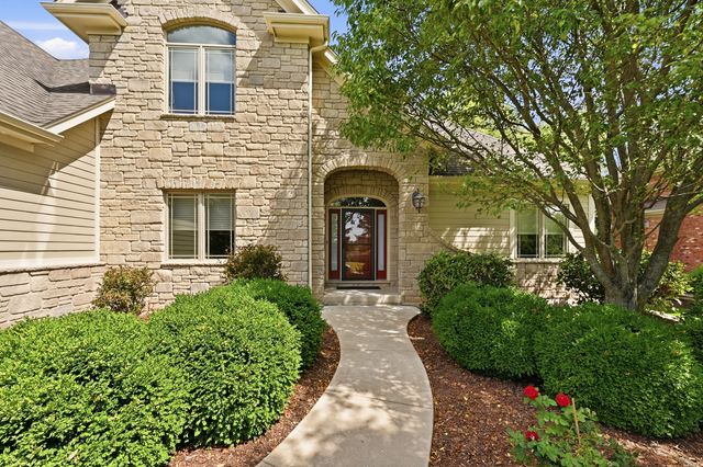 6117 Whitetail Ridge Drive, Yorkville, IL 60560