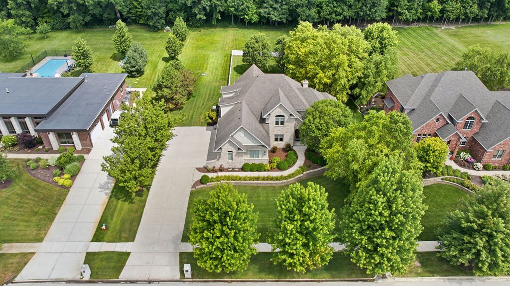 6117 Whitetail Ridge Drive, Yorkville, IL 60560