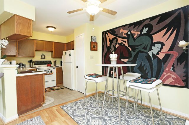 2626 Holly Hall Street 1012, Houston, TX 77054