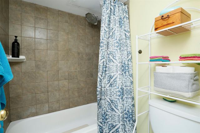 2626 Holly Hall Street 1012, Houston, TX 77054