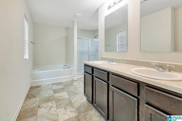 4622 WOODFORD CIRCLE, Bessemer, AL 35022