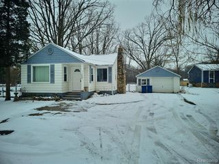 5366 Van Slyke Road, Flint, MI 48507