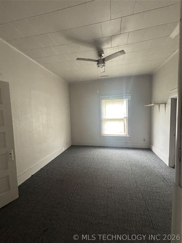 206 N Vine Avenue, Cleveland, OK 74020