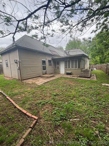 206 N Vine Avenue, Cleveland, OK 74020