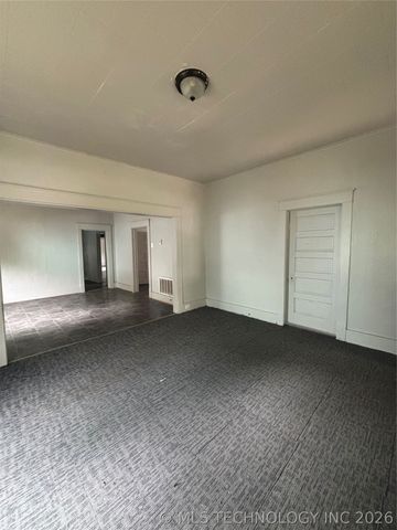 206 N Vine Avenue, Cleveland, OK 74020
