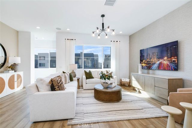 73 Culture, Irvine, CA 92618