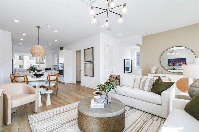 73 Culture, Irvine, CA 92618