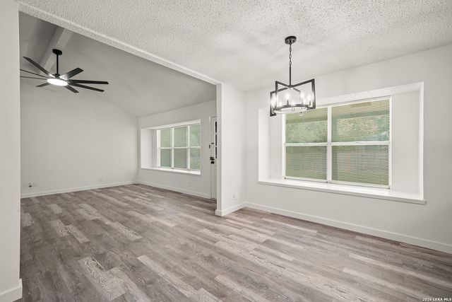 134 High Oak, Universal City, TX 78148