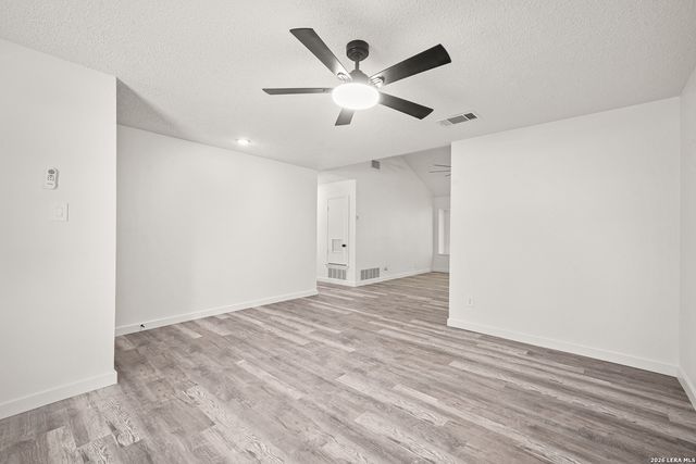 134 High Oak, Universal City, TX 78148
