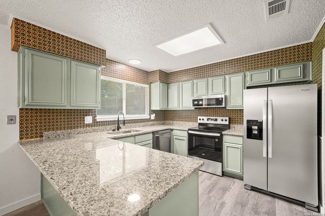 134 High Oak, Universal City, TX 78148