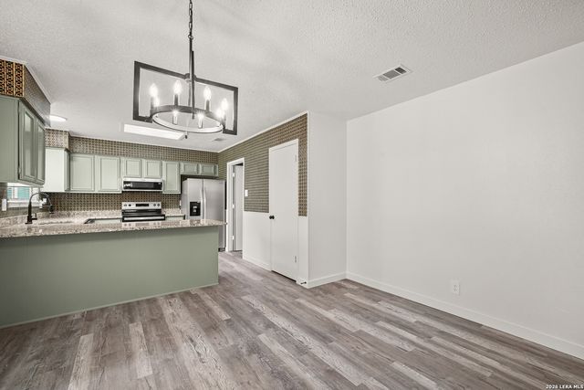 134 High Oak, Universal City, TX 78148