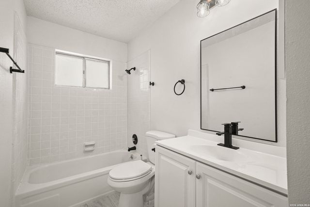 134 High Oak, Universal City, TX 78148
