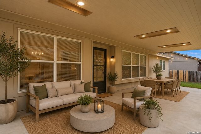 134 High Oak, Universal City, TX 78148