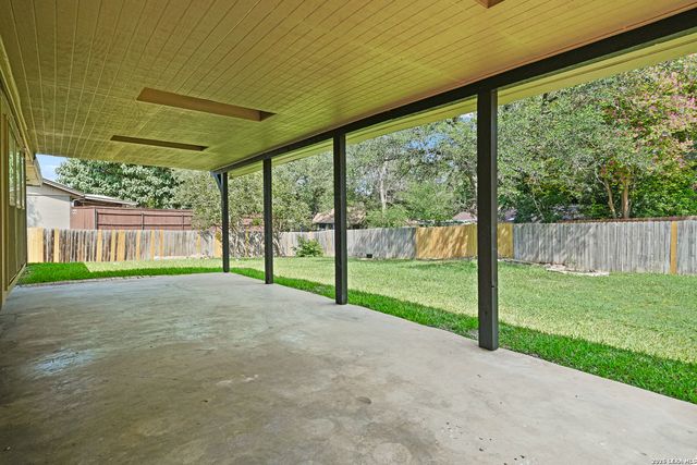 134 High Oak, Universal City, TX 78148