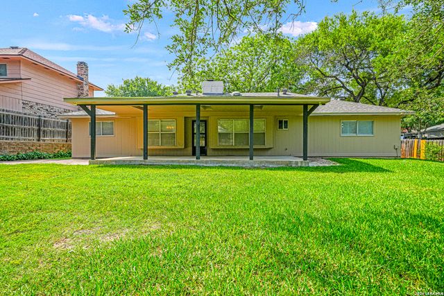 134 High Oak, Universal City, TX 78148