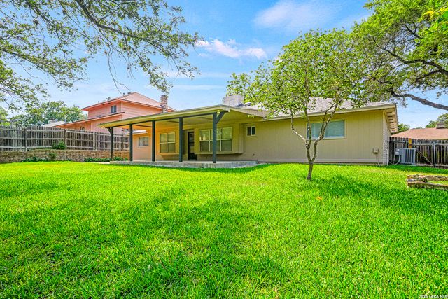 134 High Oak, Universal City, TX 78148