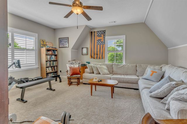 255 SAUNDERS CREEK CIR, Rossville, TN 38066