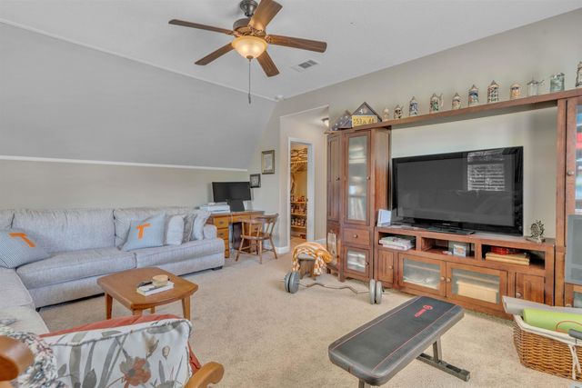 255 SAUNDERS CREEK CIR, Rossville, TN 38066