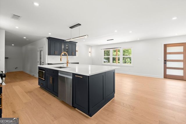 61 Suburban Drive NW, Kennesaw, GA 30144