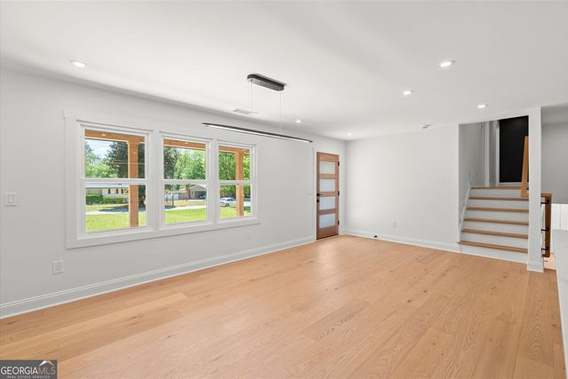 61 Suburban Drive NW, Kennesaw, GA 30144