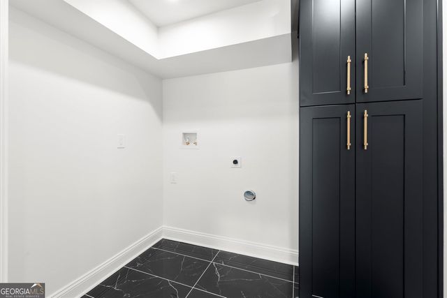 61 Suburban Drive NW, Kennesaw, GA 30144