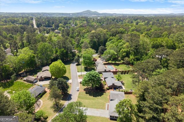 61 Suburban Drive NW, Kennesaw, GA 30144