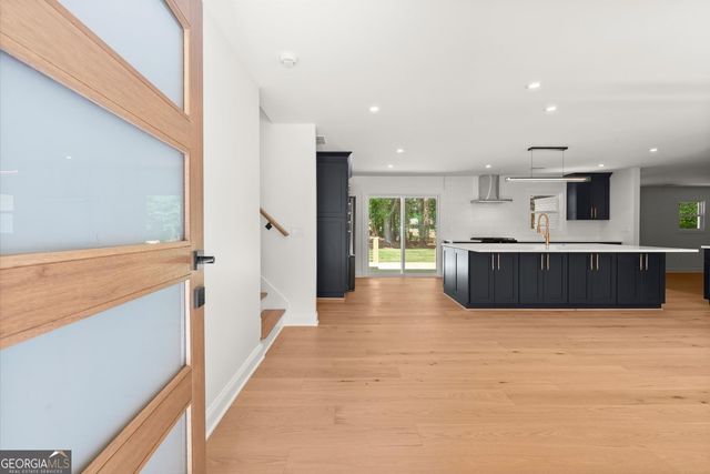 61 Suburban Drive NW, Kennesaw, GA 30144