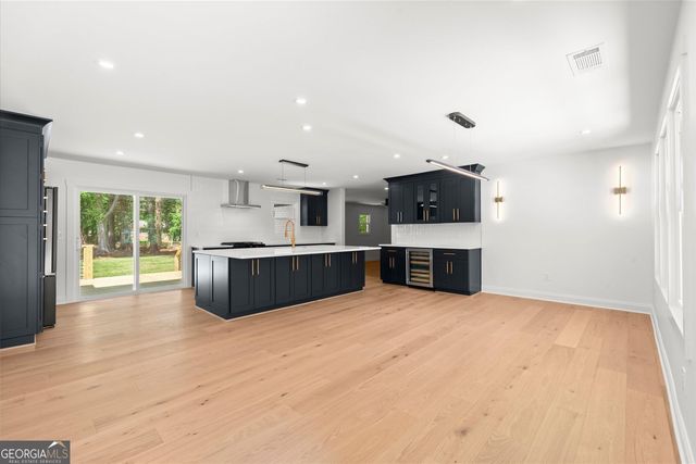 61 Suburban Drive NW, Kennesaw, GA 30144