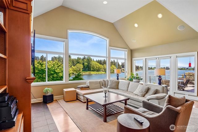 26100 134th Avenue SE, Kent, WA 98042