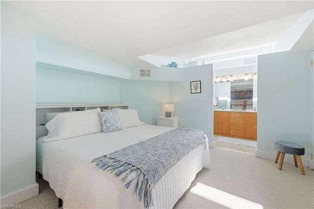 2260 1st ST 210, Fort Myers, FL 33901