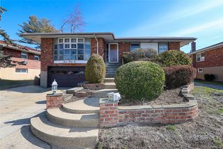 736 Bunker Road, North Woodmere, NY 11581