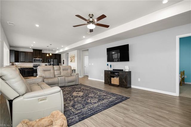 217 Sunny Lake RD, Moyock, NC 27958