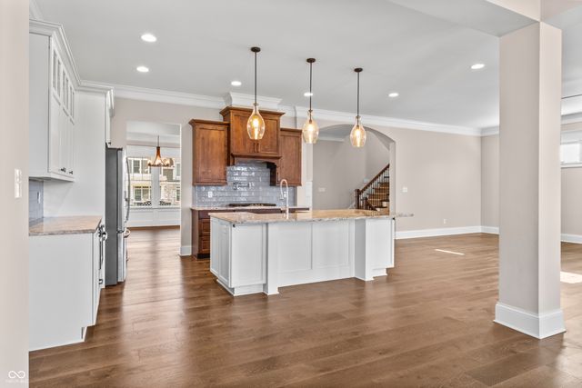 6582 W Deerfield Drive, Zionsville, IN 46077