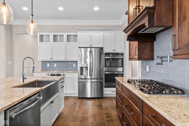 6582 W Deerfield Drive, Zionsville, IN 46077