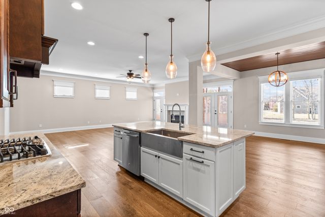 6582 W Deerfield Drive, Zionsville, IN 46077