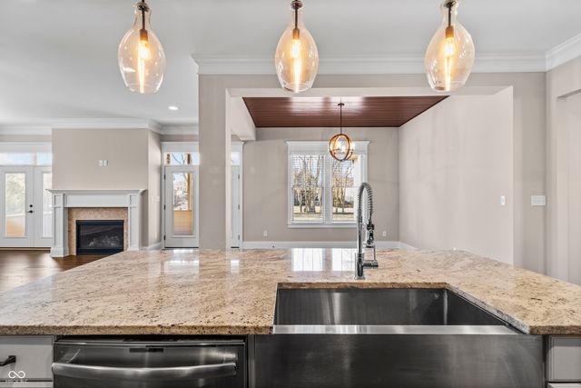 6582 W Deerfield Drive, Zionsville, IN 46077