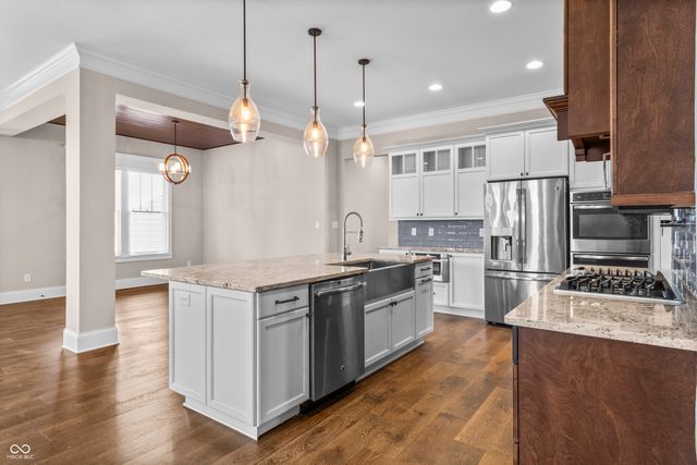 6582 W Deerfield Drive, Zionsville, IN 46077